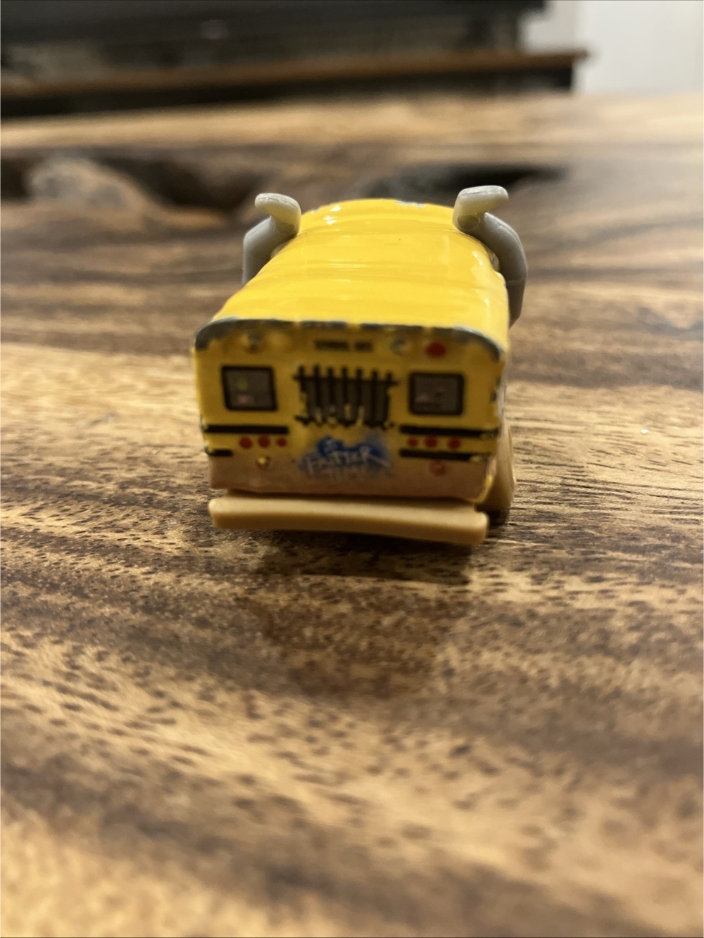 Disney Pixar Cars Mini Racers Thunder Hollow Muddy Miss Fritter Bus 2017 - Picture 3 of 5
